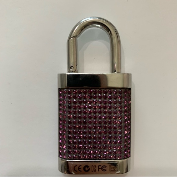 Swarovski Active Crystals USB Lock Amethyst 8 GB - Picture 6 of 15
